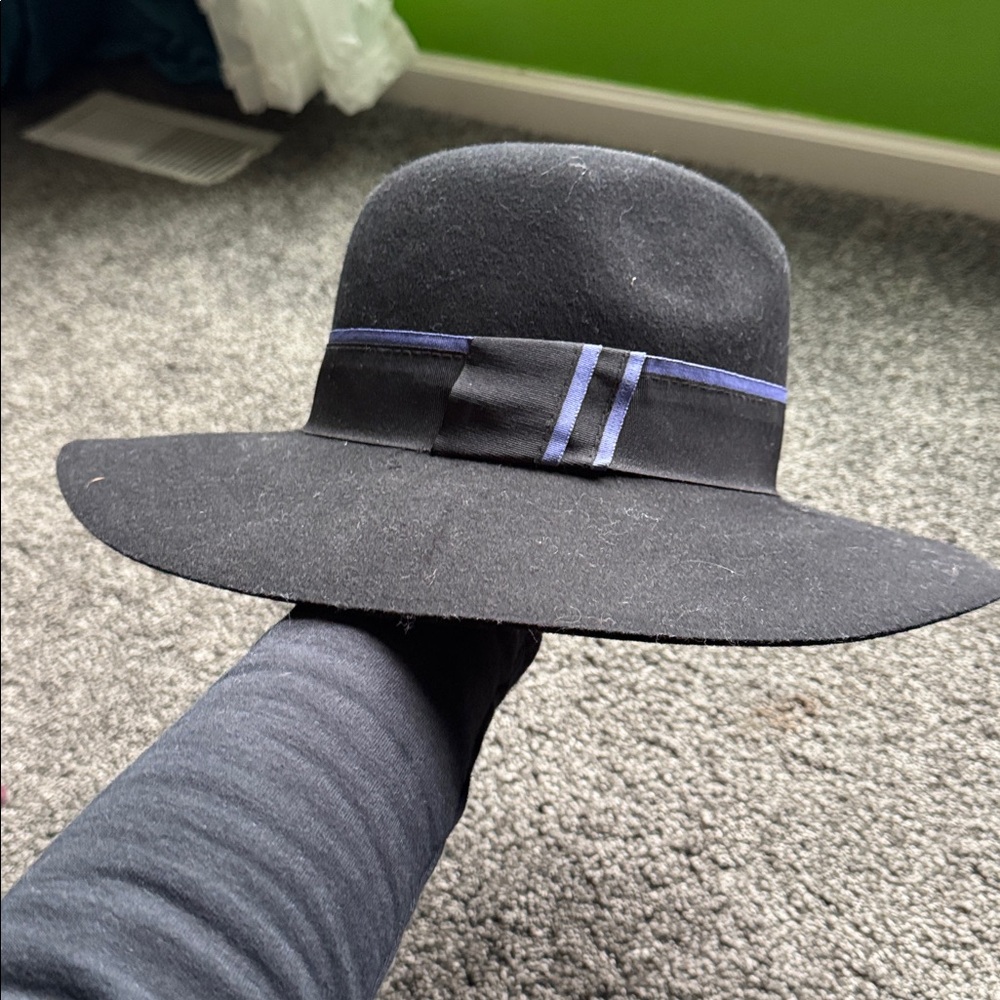 Halogen hat - Picture 3 of 3